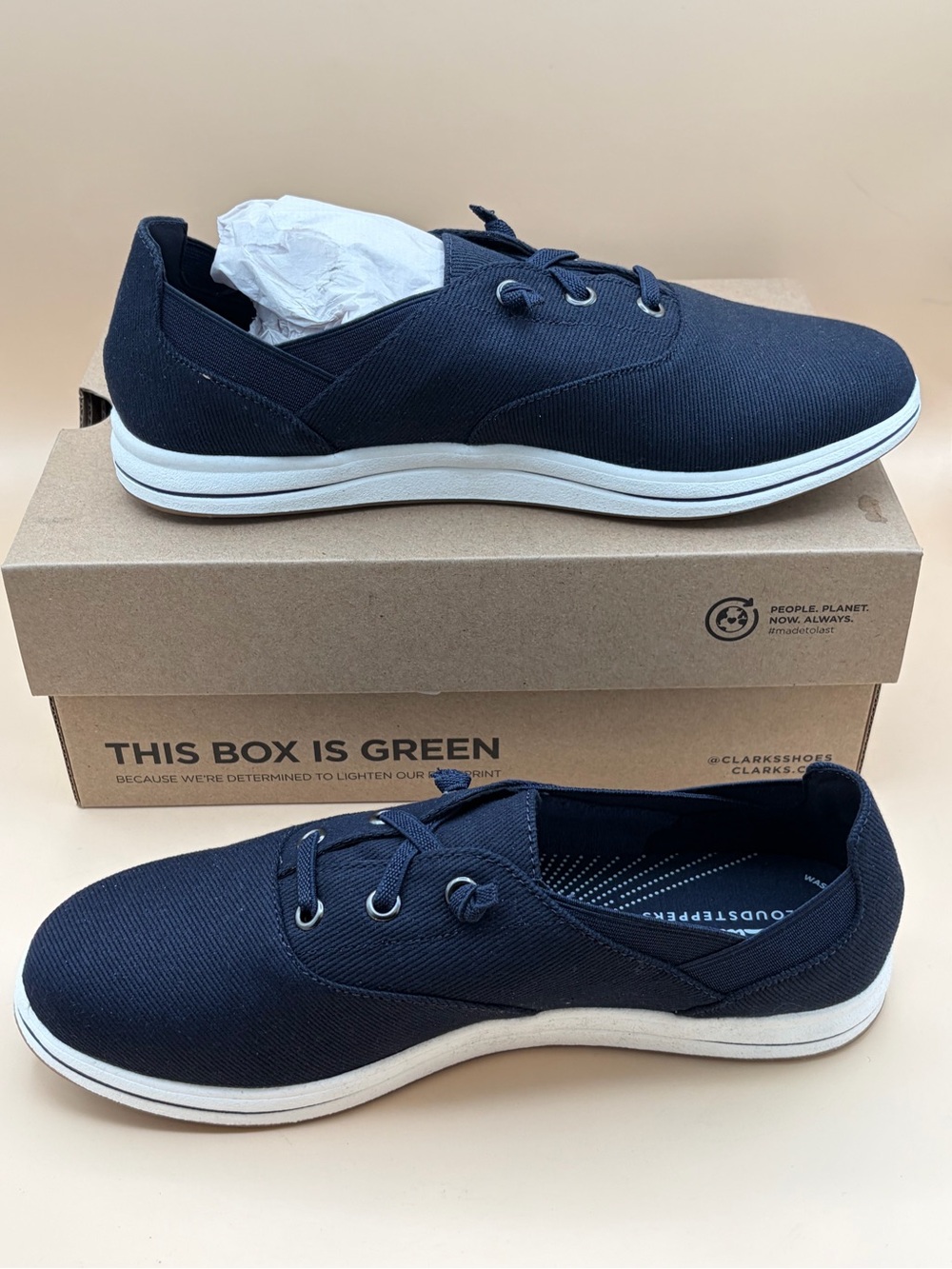 Clarks Cloudsteppers Women’s Size 8 Dark Navy Canvas Low-Top Sneakers - Picture 2 of 8